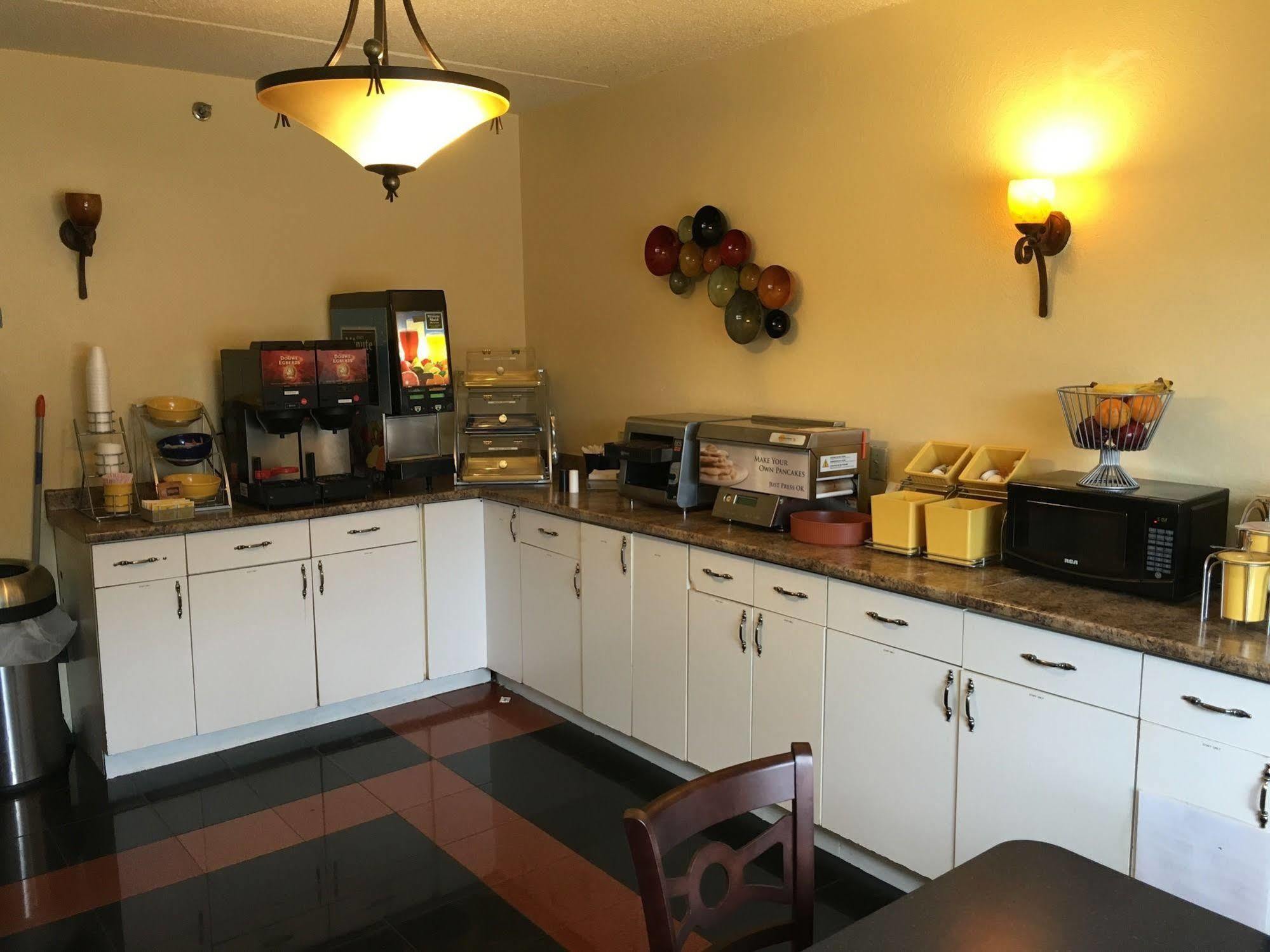 Days Inn By Wyndham Leominster/Fitchburg Area Extérieur photo
